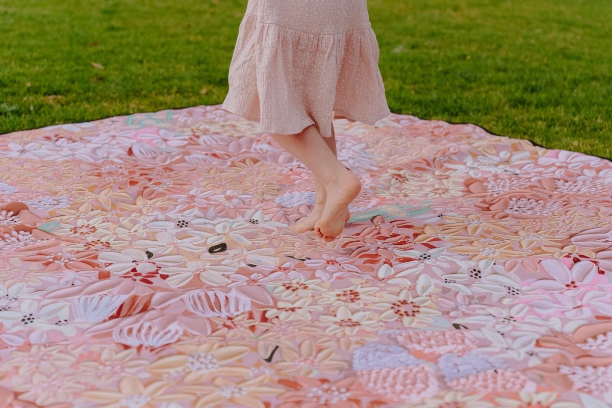 Vanilla Latte Really Big Picnic Rug and Backpack Set