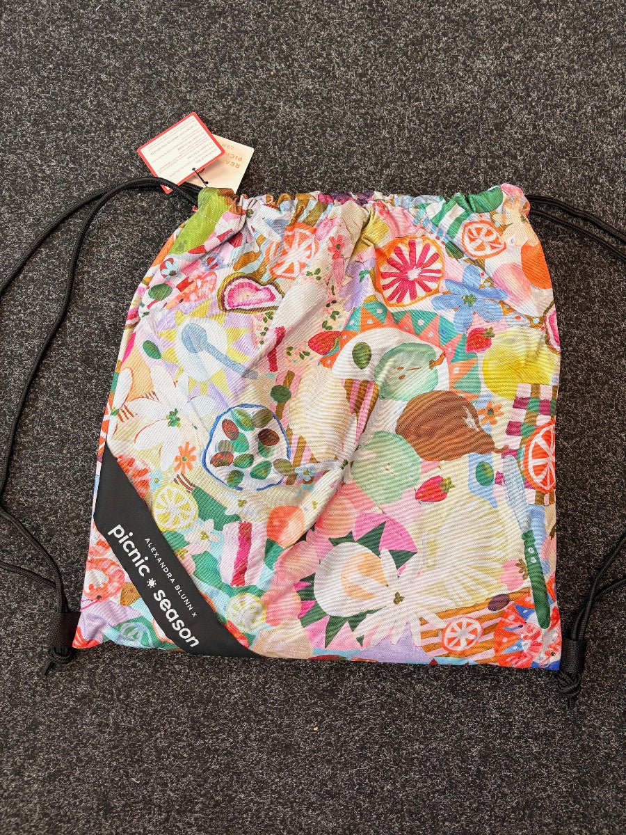 Sample Sale 30/#9 Summer Graze Really Big Picnic Rug and Backpack Set - Umbrella Hole