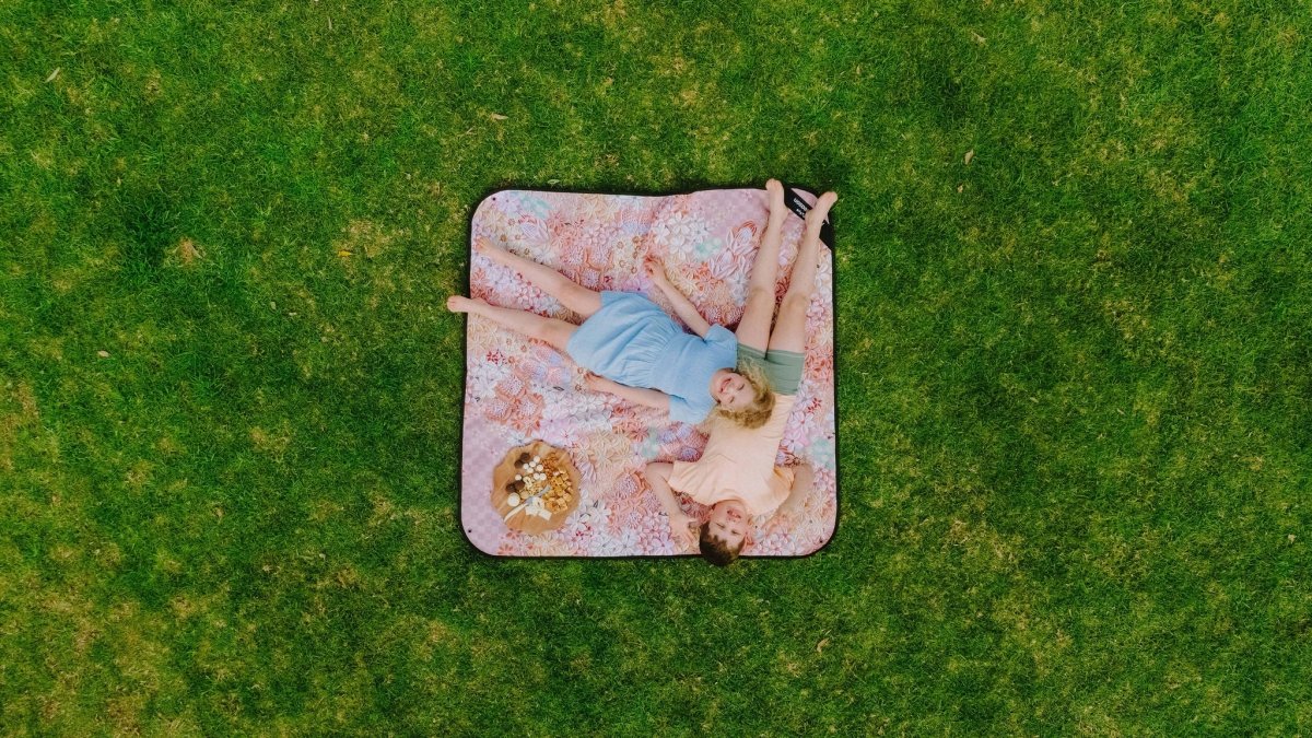 Vanilla Latte Everyday Picnic Rug and Backpack Set