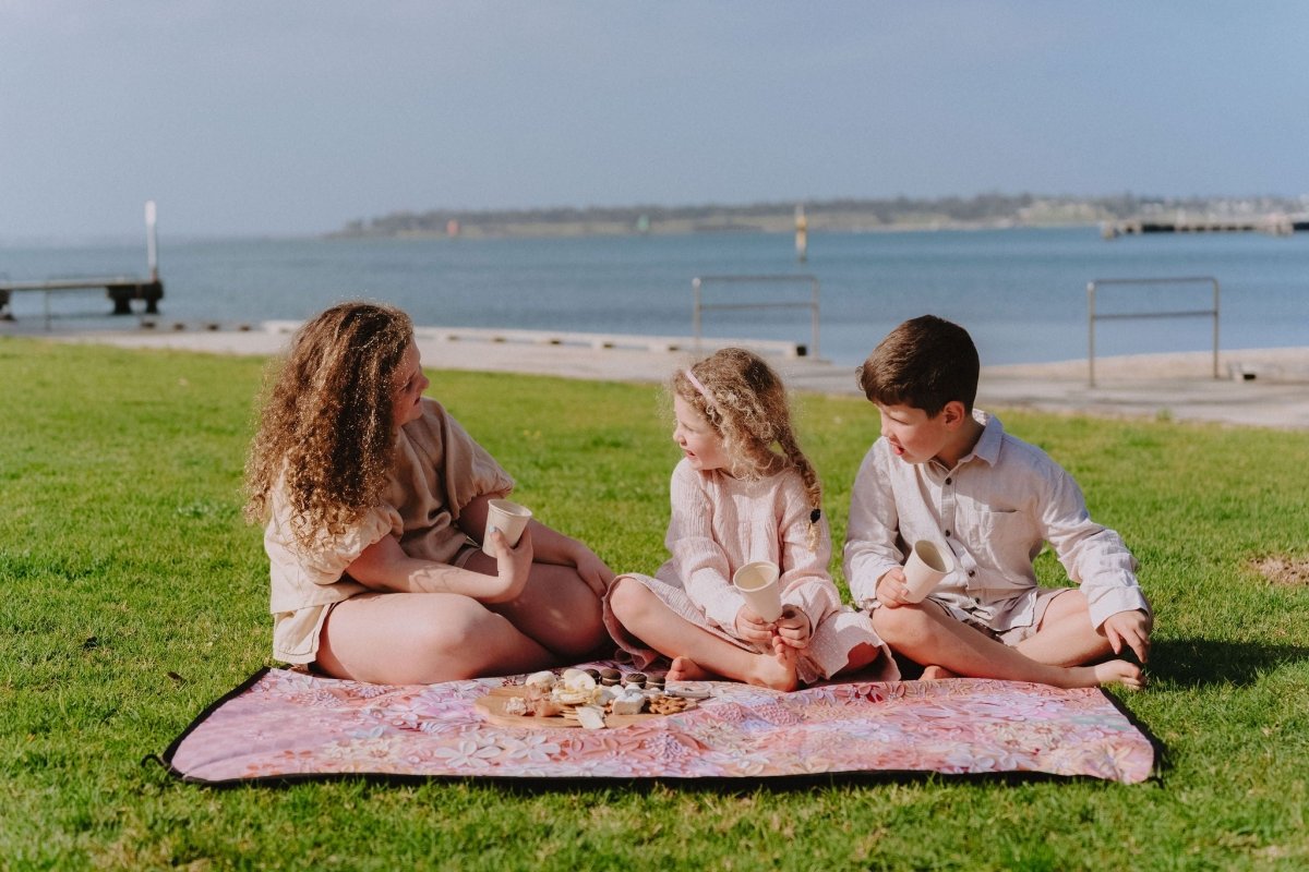 Vanilla Latte Everyday Picnic Rug and Backpack Set