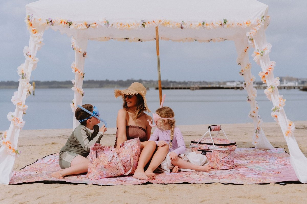 Vanilla Latte Really Big Picnic Rug and Backpack Set - Umbrella Hole Version