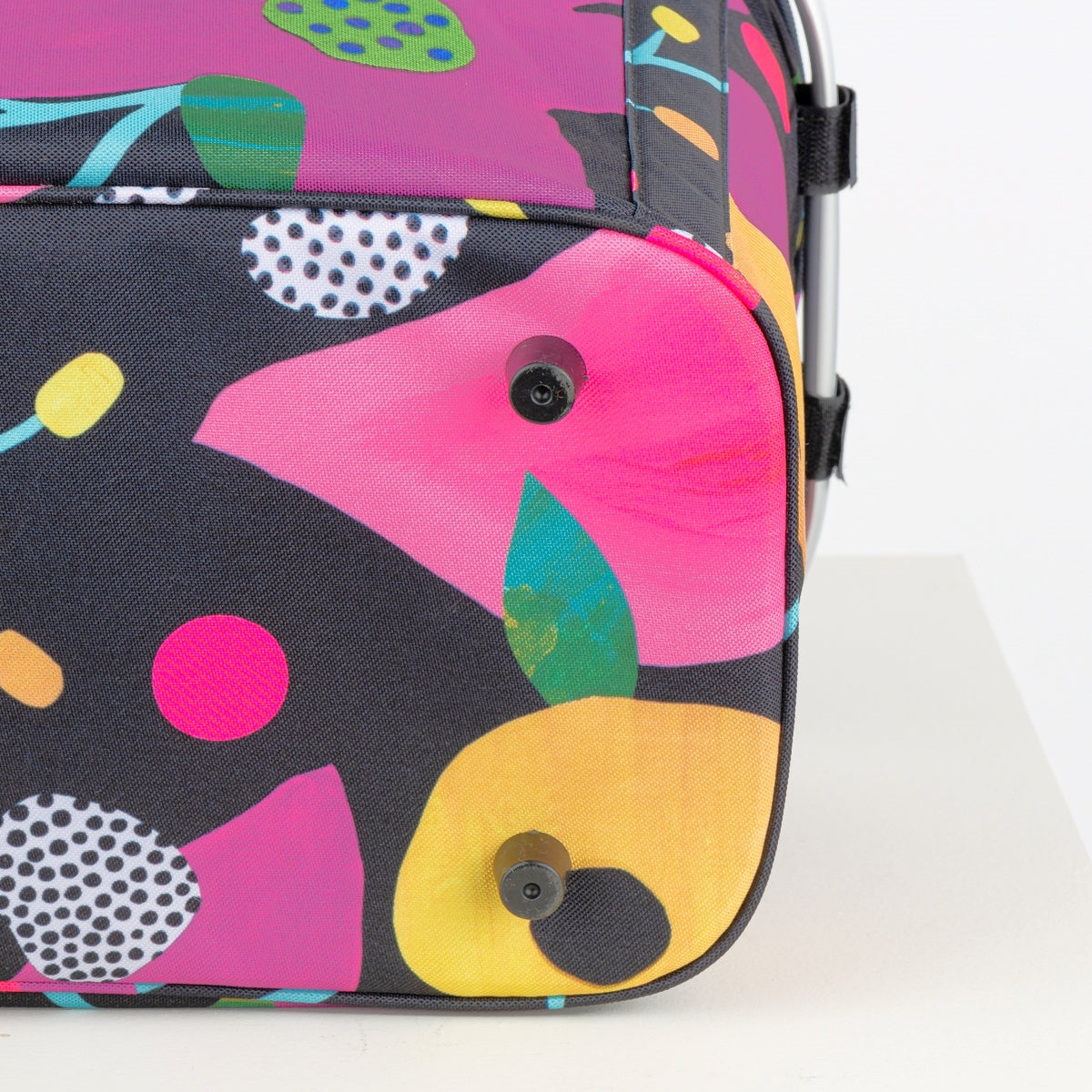 FLOWER POWER REALLY COOL PICNIC BASKET