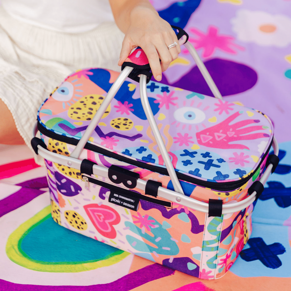 HIPPY SHAKE REALLY COOL PICNIC BASKET