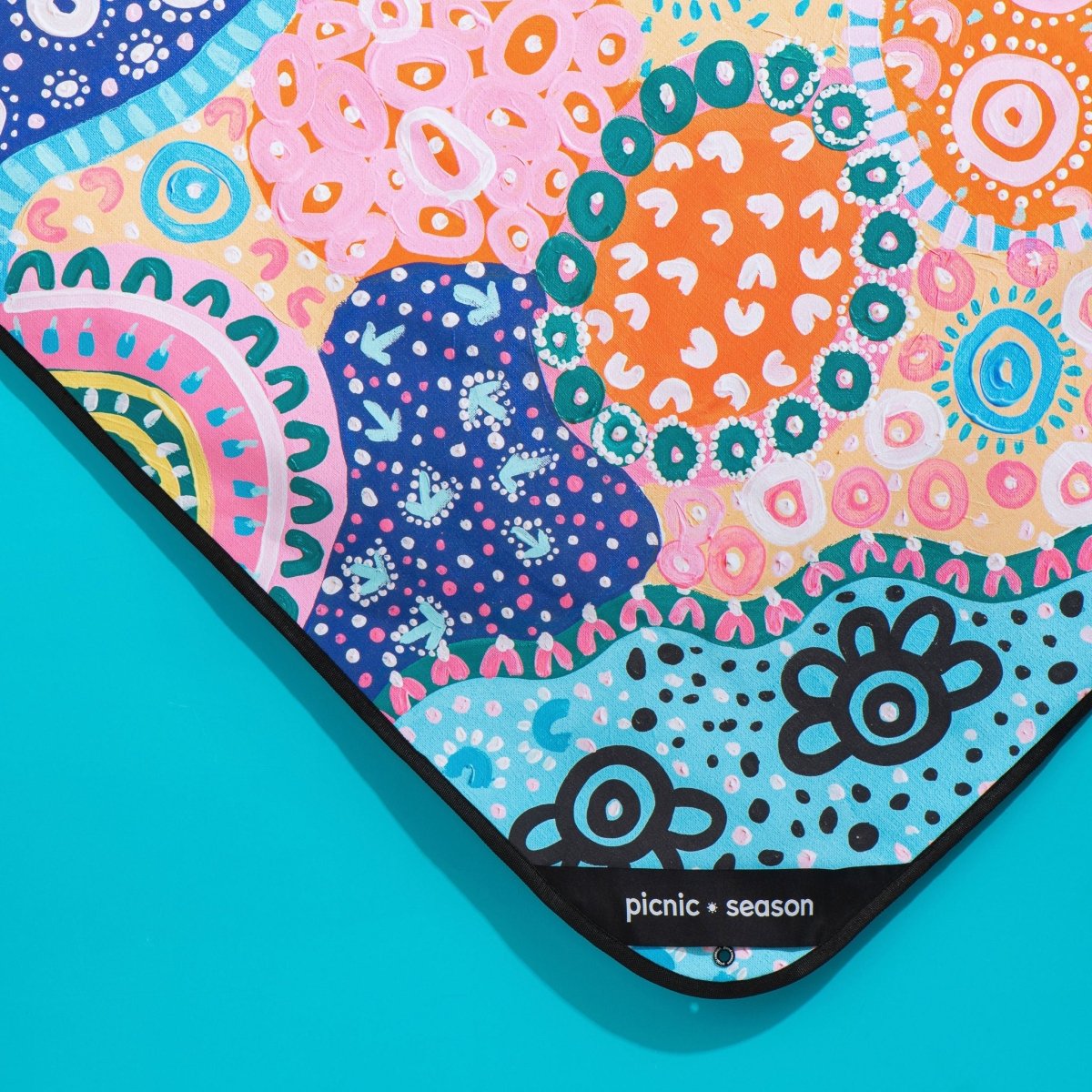 Togetherness Really Big Picnic Rug and Backpack Set - Umbrella Hole Version