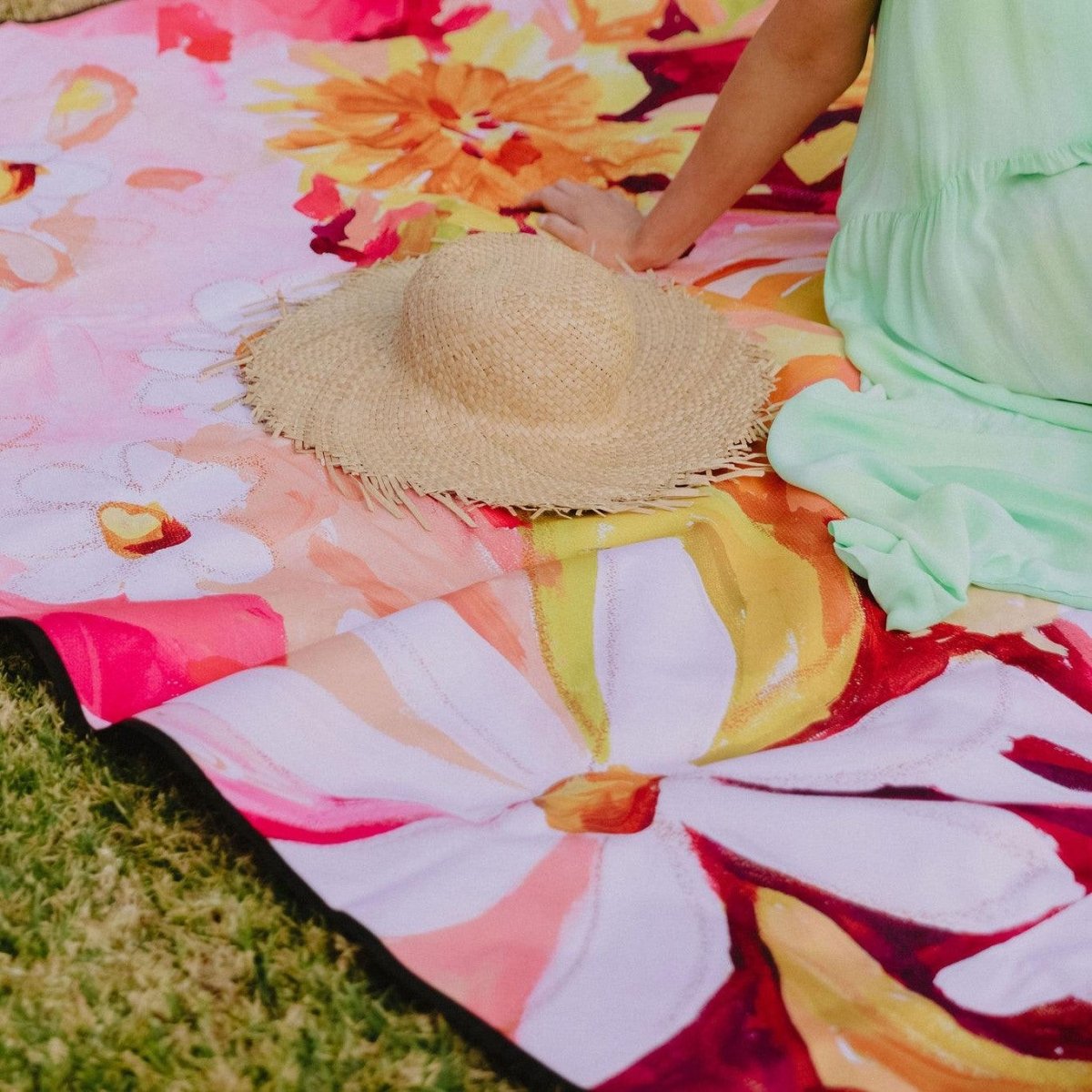 Zinnia Really Big Picnic Rug and Backpack Set - Picnic Season