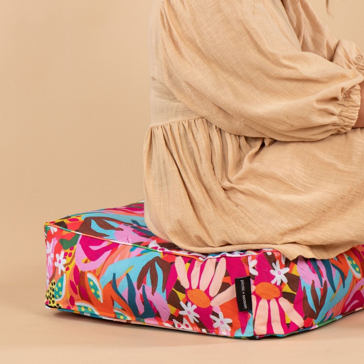 Sample Sale 3/#888 Picnic Pillow - Petal Party