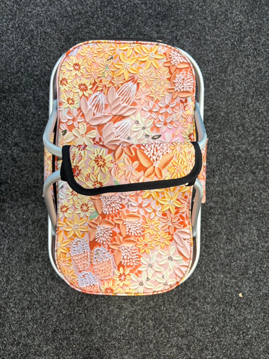 Sample Sale 27/#25 Vanilla Latte Really Cool Picnic Basket