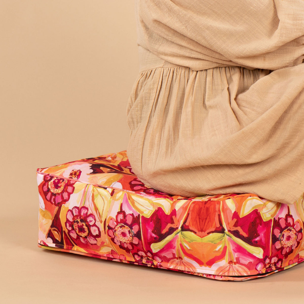 Sample Sale 22/#888 Picnic Pillow - Zinnia