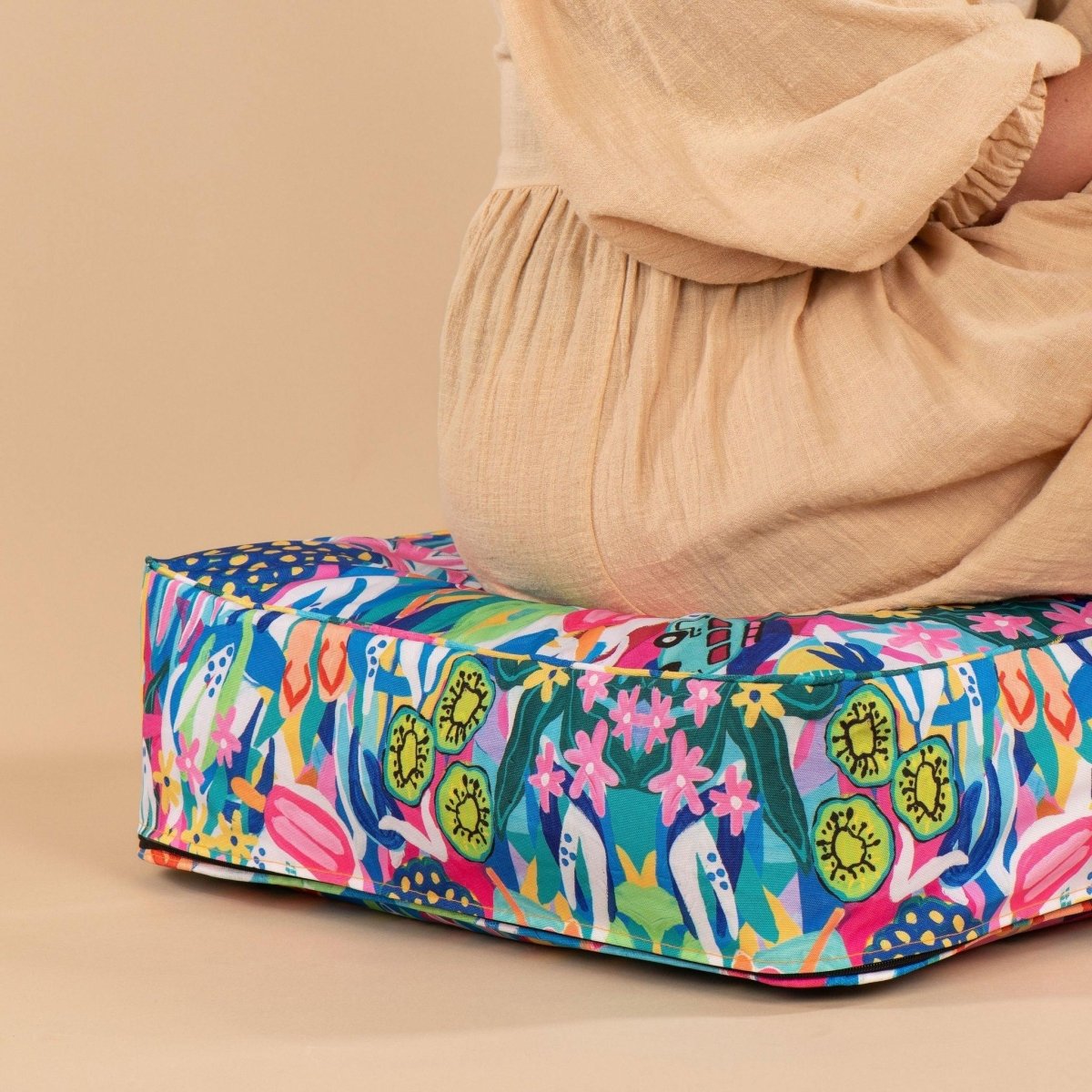 Sample Sale 1/#333 Picnic Pillow - Road Trips + Pineapple Spritz - Picnic Season