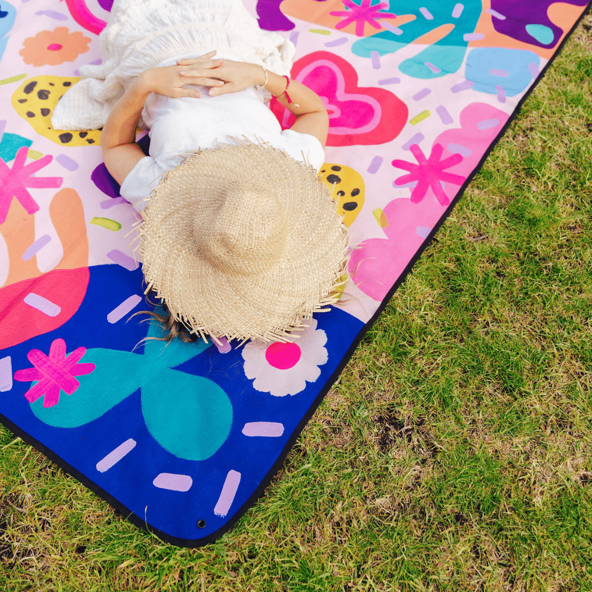 Hippy Shake Really Big Picnic Rug and Backpack Set