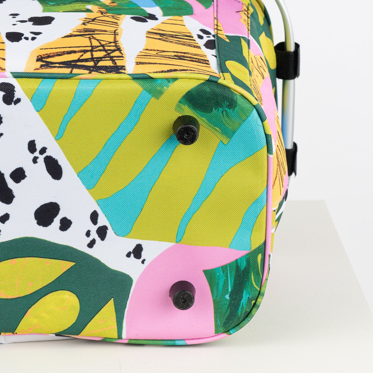 welcome to the jungle really cool insulated picnic basket